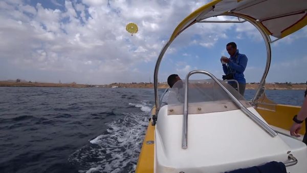 Parachute ascensionnel à Charm el-Cheikh.