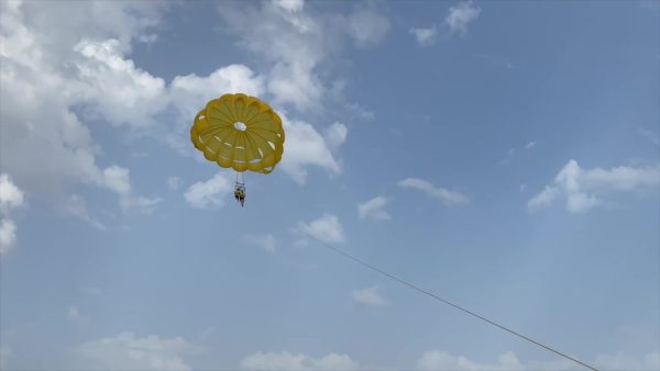 Parachute ascensionnel à Charm el-Cheikh.