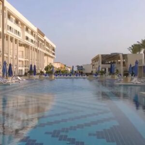 Bellagio Beach Resort & Spa swimming pool - lepremierguide